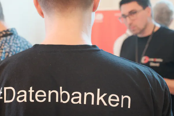 credativ shirt with the print #Datenbanken